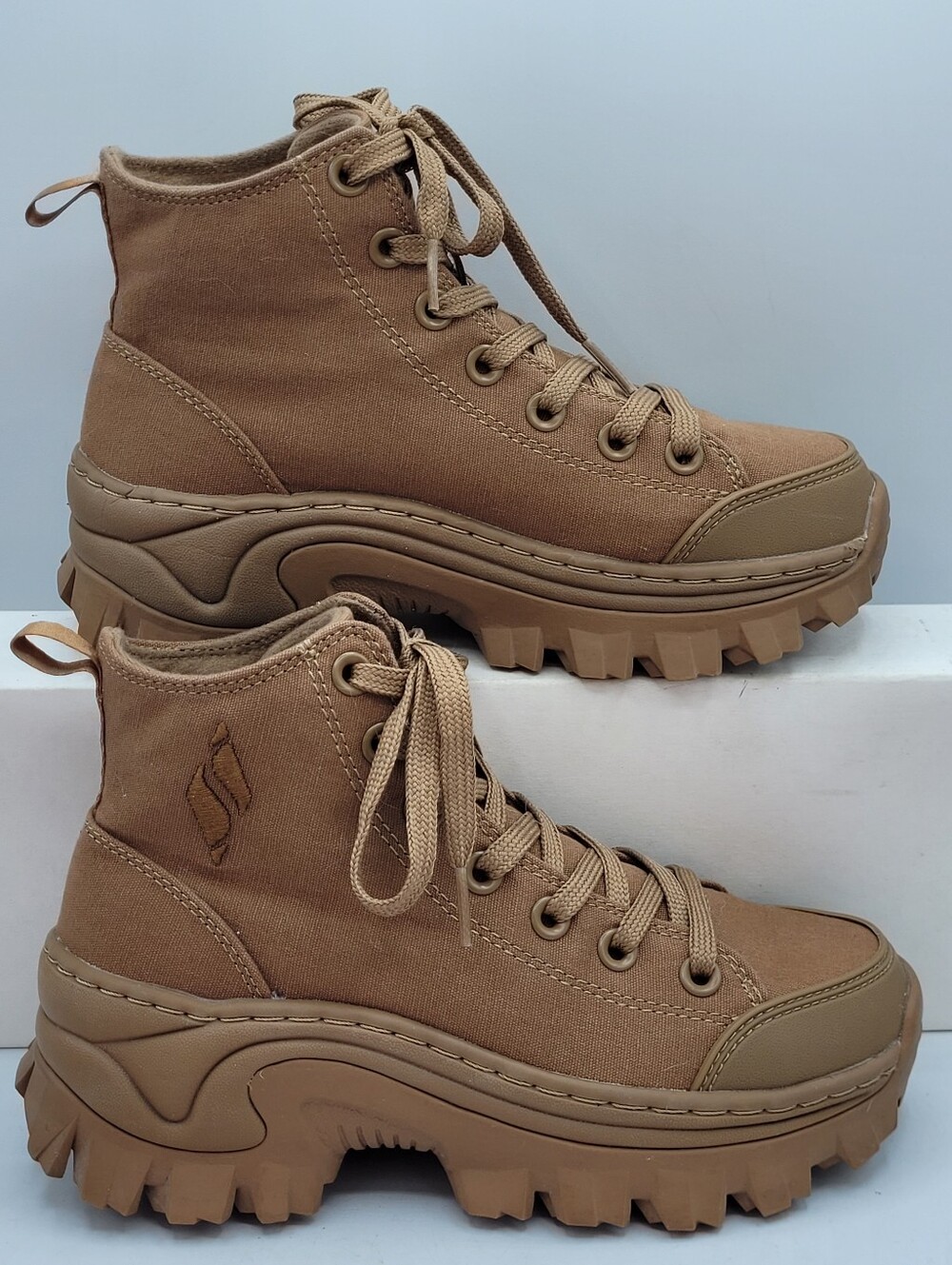 Skechers Hi-Ryze - Crazy Stomper Combat Boots Size 5